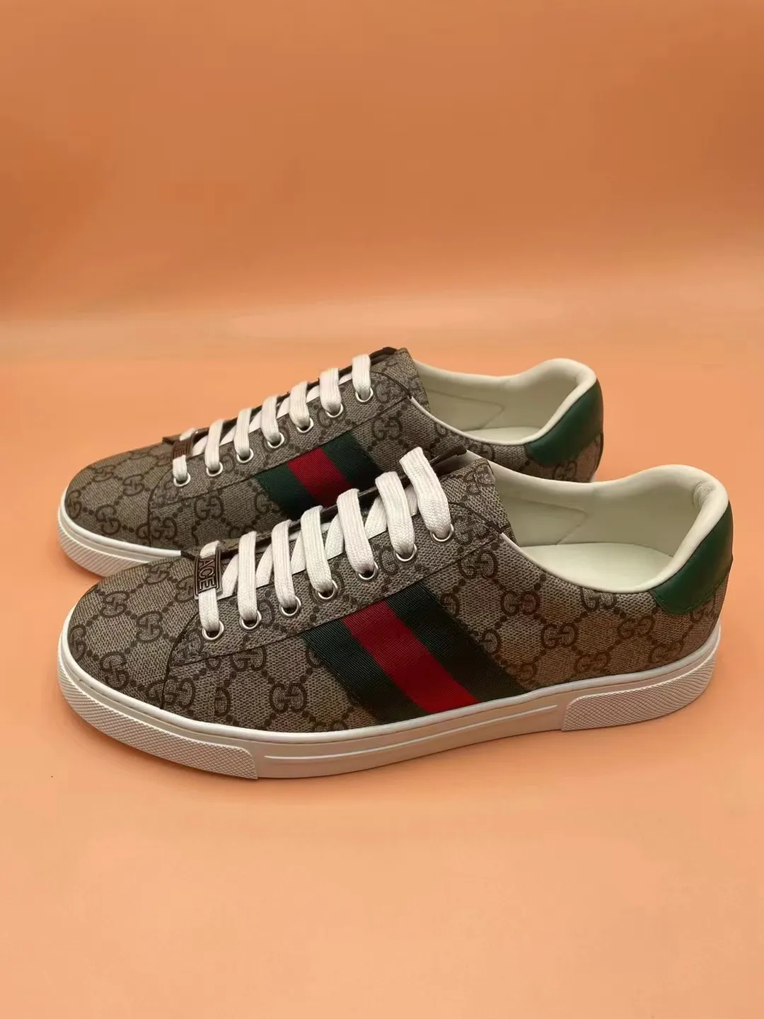 Men's Men's Shoes Men's Men's 💰380 new men's shoes GUCCI [Lightning] latest shoes shipped. Original quality, fashionable, made of special materials, sheepskin lining, brand new packaging. The foot feels super comfortable and the workmanship is impeccable. Size: 38-45